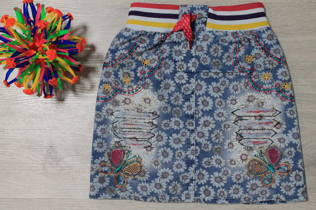 Спідниця для дівчинки з малюнком ромашка style-baby.com