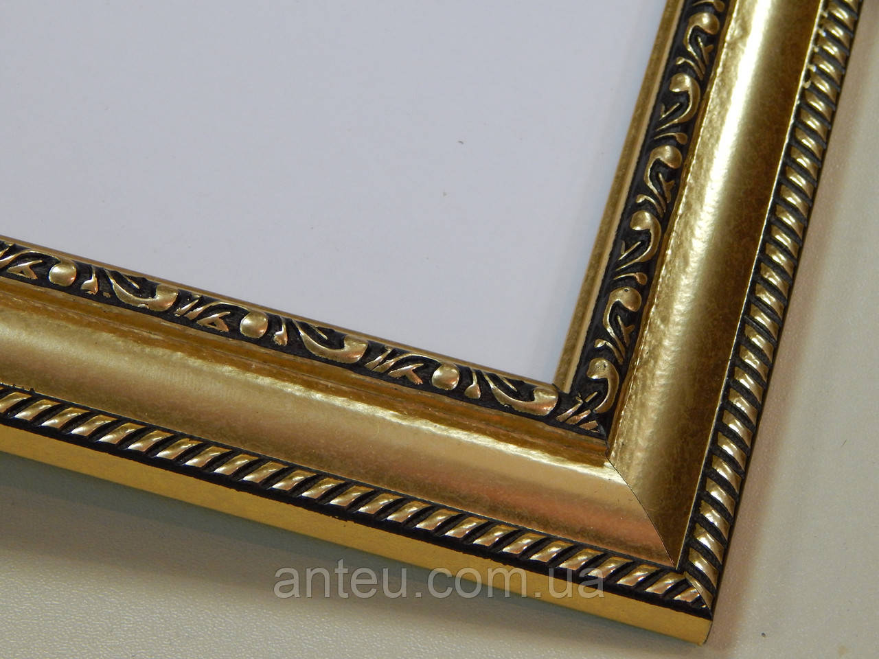 Рамка А2 (420х594). Золота з орнаментом. Профиль 29 мм. Для фото,грамот,картин