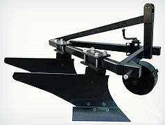 Плуг двокорпусний для мінітрактора