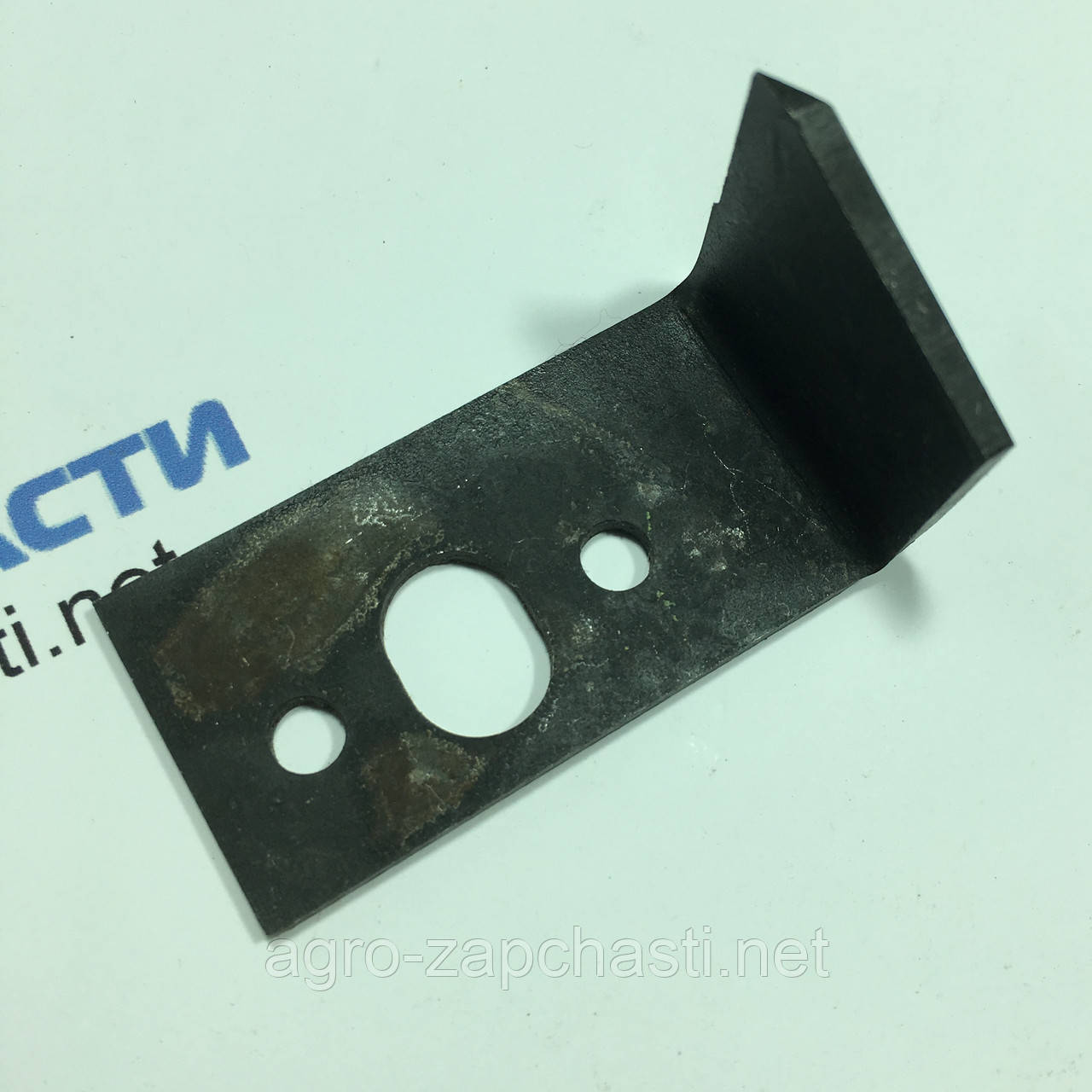 Відрізний ніж шнурка прес-підбирача Massey Ferguson 120, 124, 128, 220, 224, 228