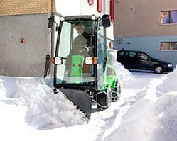 Снігоприбирач з бульдозерним відвалом Nilfisk-Egholm City Ranger 2250 Dozer Blade