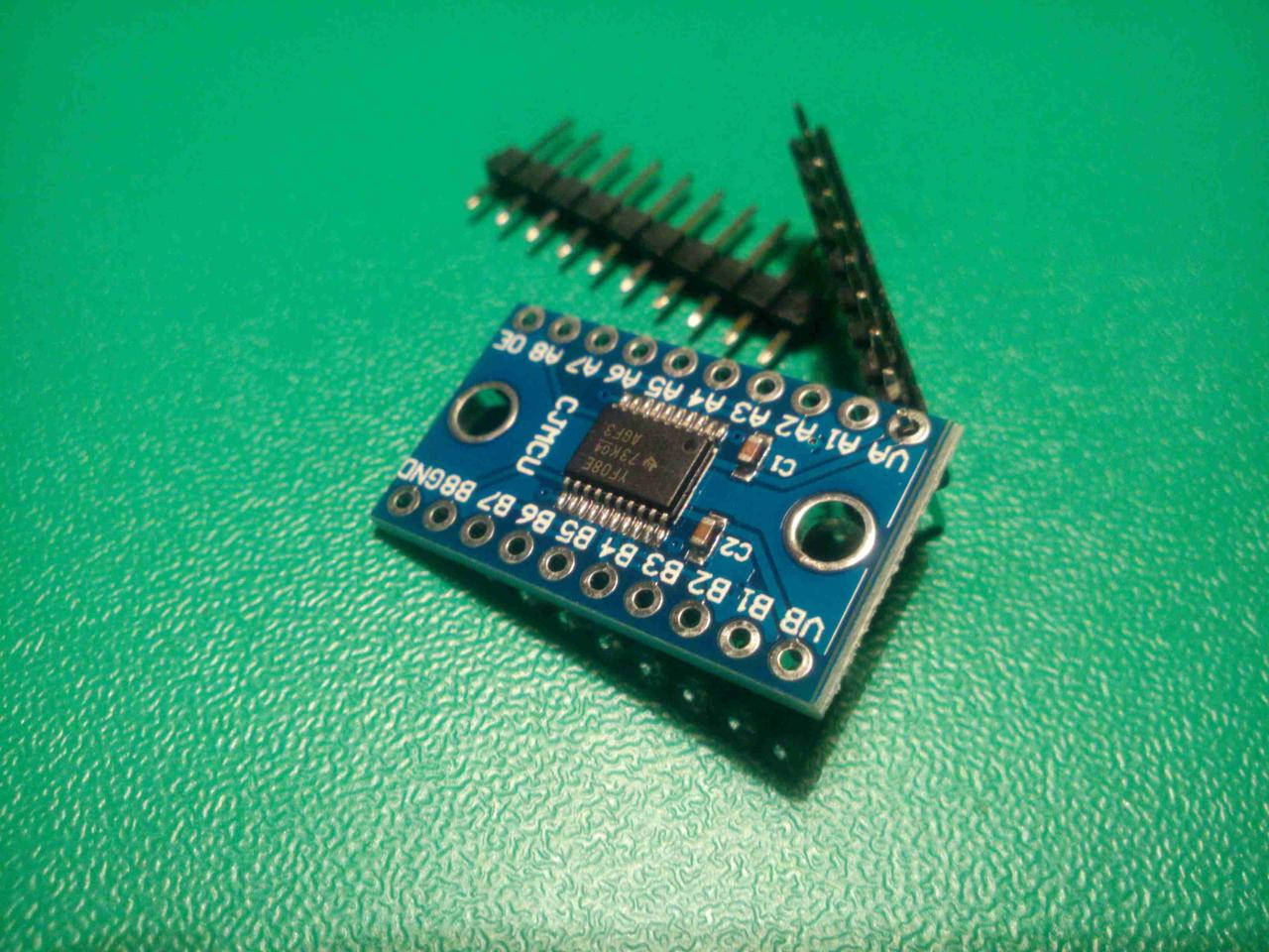 

8-канальный двунаправленный преобразователь логических уровней чип TXS0108Е