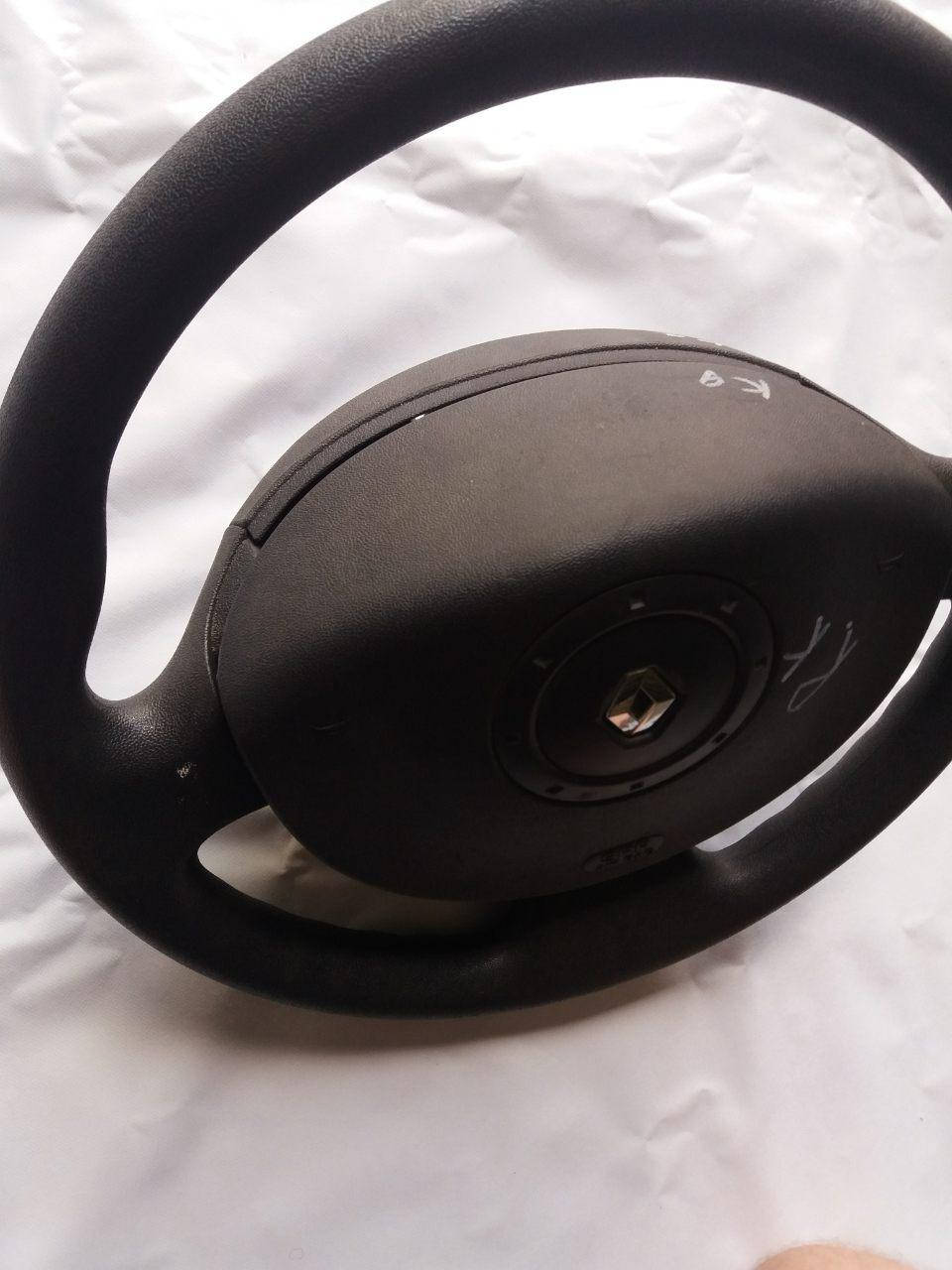 

Б/у Руль под AirBag 8200106306 Renault Kangoo Рено Кенго Канго Кангу 2008-2015 г.г.