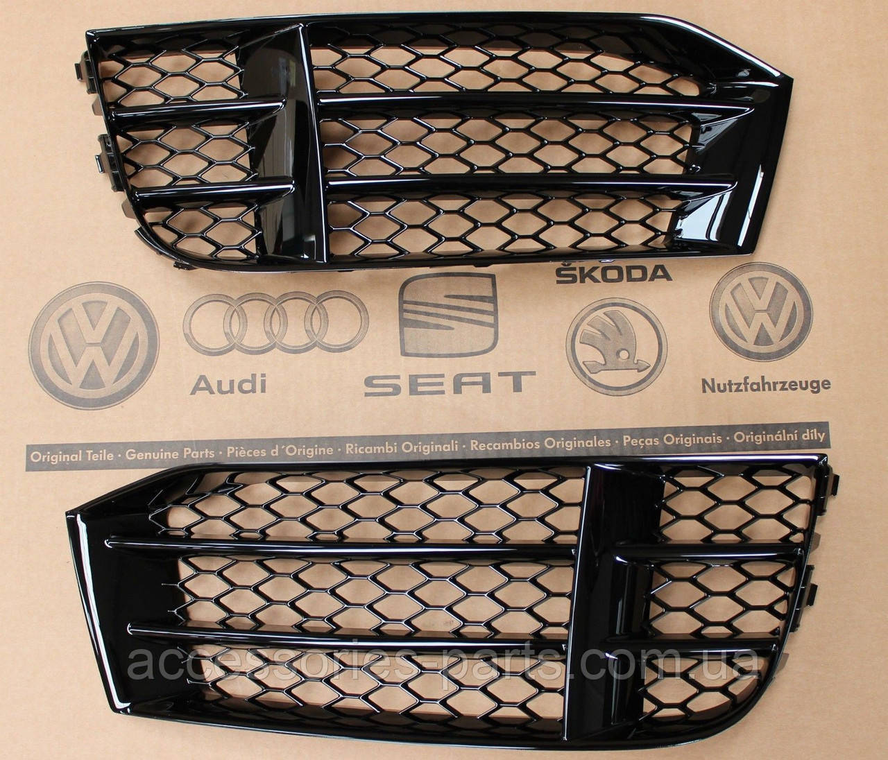 Бічні вставки в передній бампер Audi RS5 Нові Оригінальні 