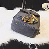 Рюкзак жіночий матовий з пензликами і кишенею (сірий), фото 5