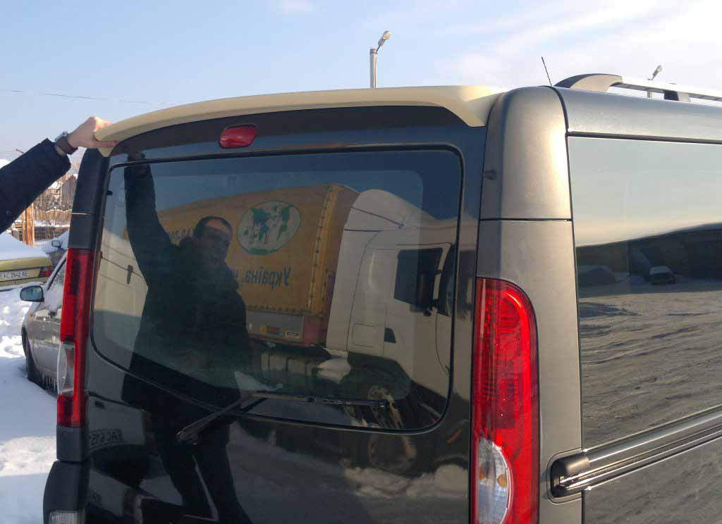 Спойлер козирок Renault Trafic, Opel Vivaro, Nissan Primastar на ляду