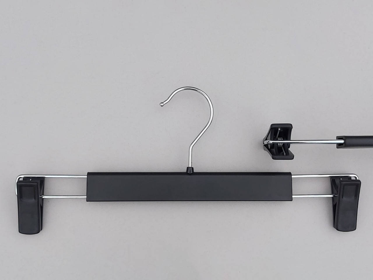 

Плечики вешалки тремпеля Marc-Th для брюк и юбок XZS-35 черного цвета, длина 34 см, Черный