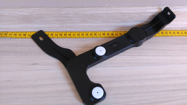 Кронштейн (кріплення) заднього бампера лівий (ліве) нижній (нижній) пластиковий GM 1406114 13283143 OPEL Astra-J 5 door hatch (хечбек) до 2013 року