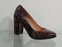Туфлі жіночі лакові натуральні на підборах коричневі