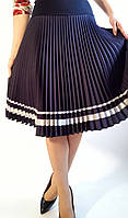 Плиссированная юбка евро-длина, осень-весна, синий габардин с белыми лентами