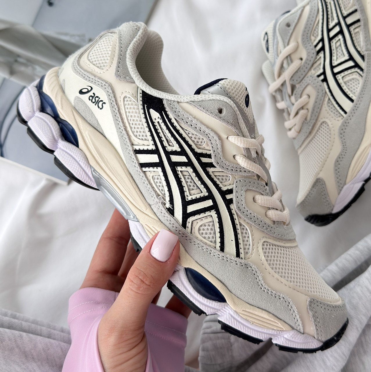 ASICS 36