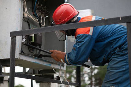 Постачання енергетичної галузі електротехнічними матеріалами.