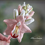Обруч з тропічними квітами "Персикова орхідея з трояндами і бутонами", фото 2