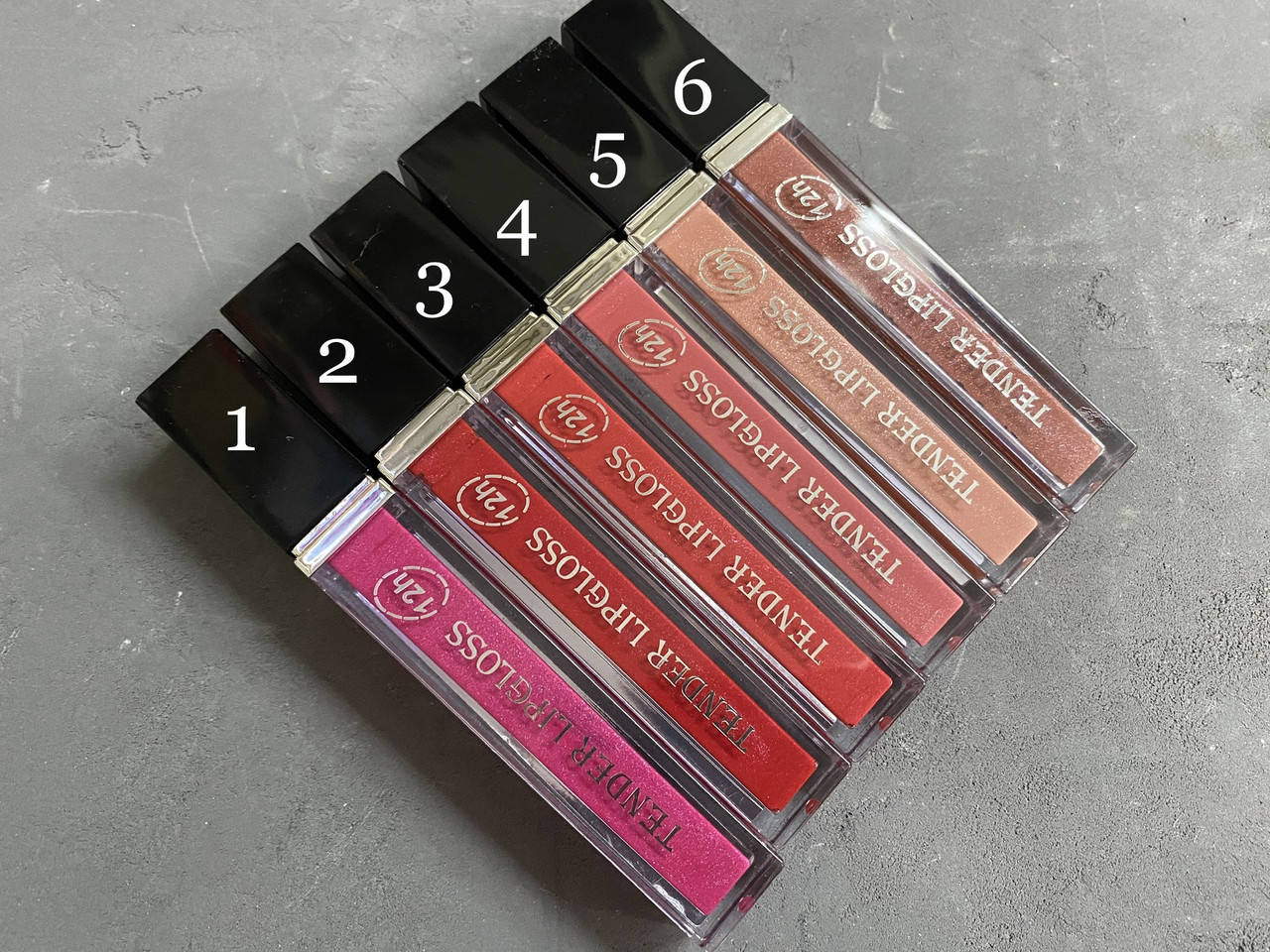 

Блеск для губ Tender Lipgloss 12H