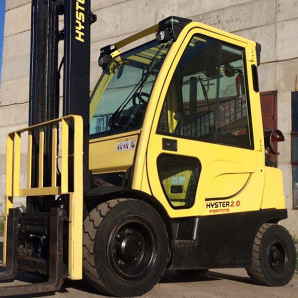 Вилочний навантажувач б/у Hyster H2.0FT з кабіною 2010 року, газ, 2 тонни, висота підйому 3,8 метра