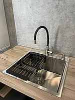 Кухонная мойка Kraft 50x50 см, толщина 3.0/1.0 мм, со смесителем гибкий черный, дозатором и корзиной