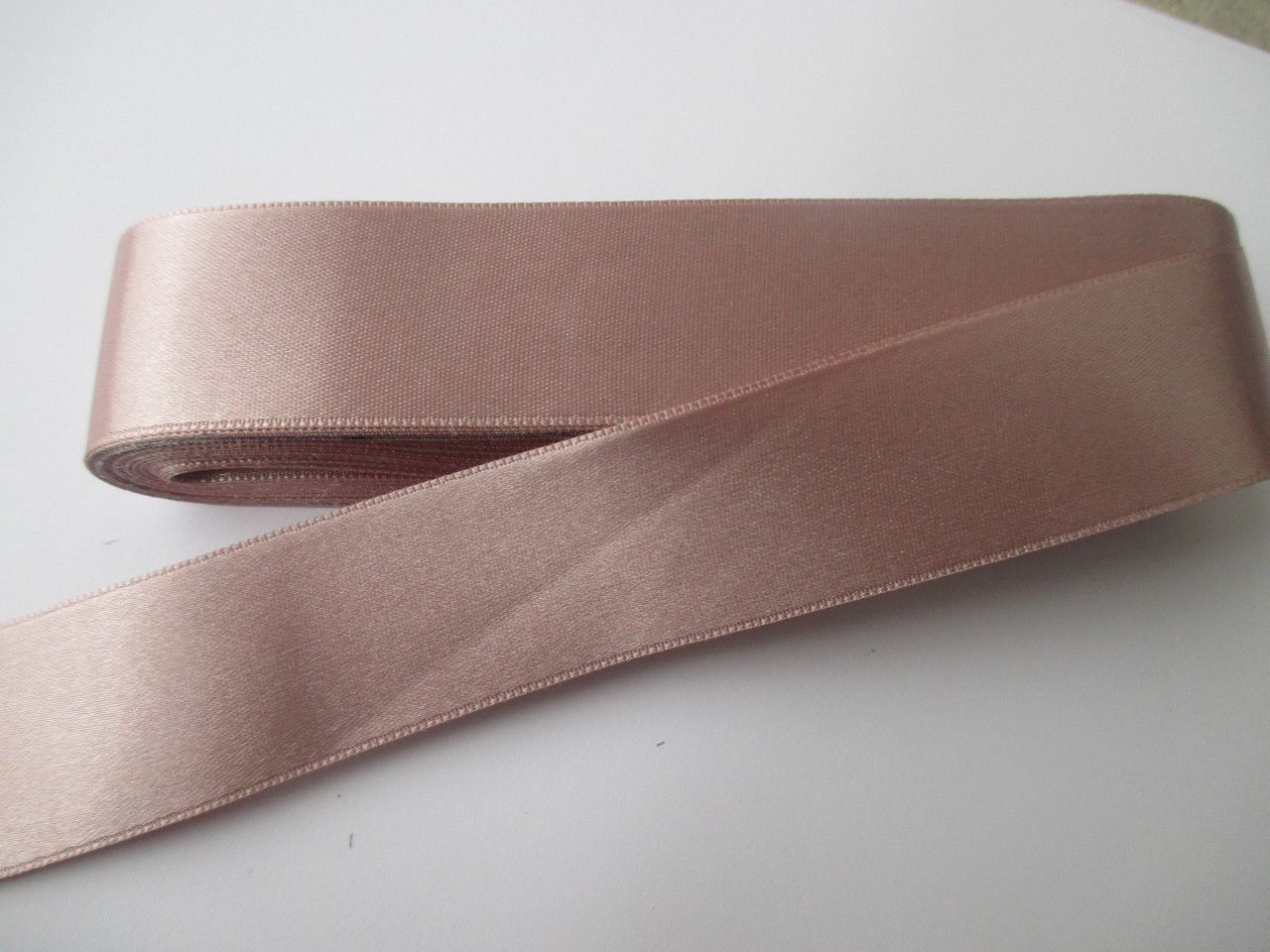 Стрічка атласна двостороння 3 см ( 10 метрів) рожева-сіра Н-26