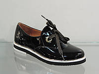 Стильні жіночі туфлі на шнурках лак-шкіра натуральна чорні