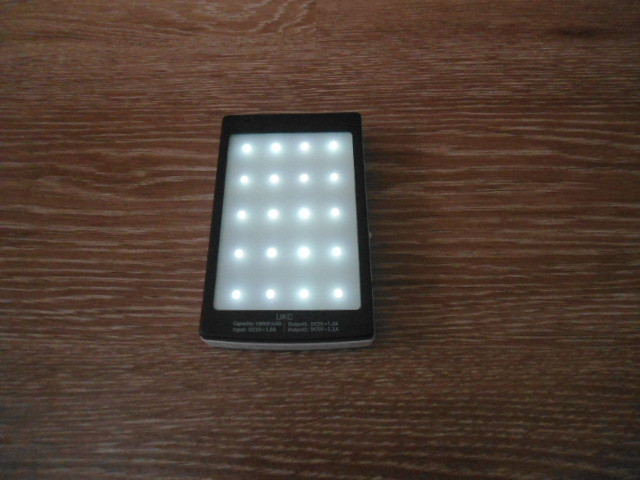 Солнечное зарядное устройство Power Bank 90000 mAh с мощным фонариком 20 LED для зарядки 2 гаджетов - фото 4 - id-p512172986
