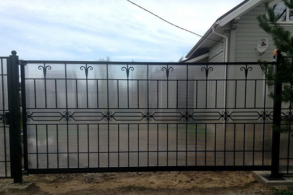 Відкатні ворота з комбінованим типом заповнення і електроприводом Nice Автоматичні в'їзні ворота у Києві, Луцьку, Одесі