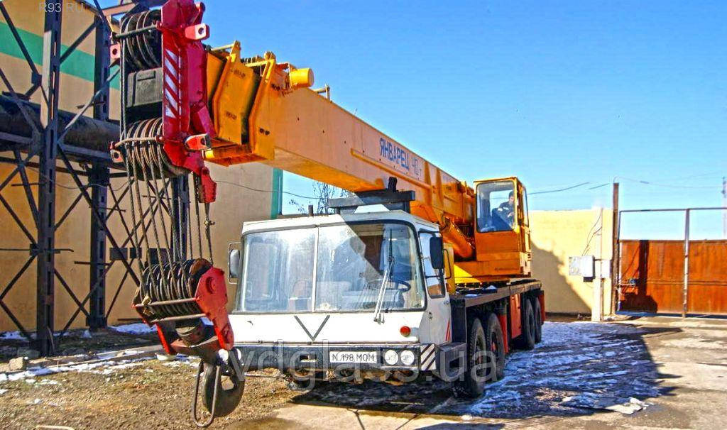 Лобове скло на автокран Январец КС-6471 триплекс