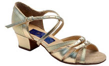 Танцювальне взуття для дівчаток