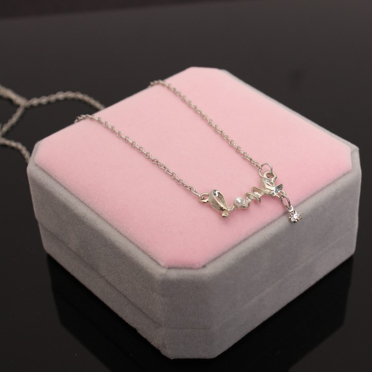 Жіноча підвіска Love срібляста, фото 1