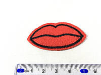Нашивка Губки (lips) kiss фетр 60x34 мм