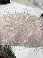 Пір'яна тасьма з пір'я страуса .Колір блідо-рожевий ,світлий.Ціна за 0,5 м