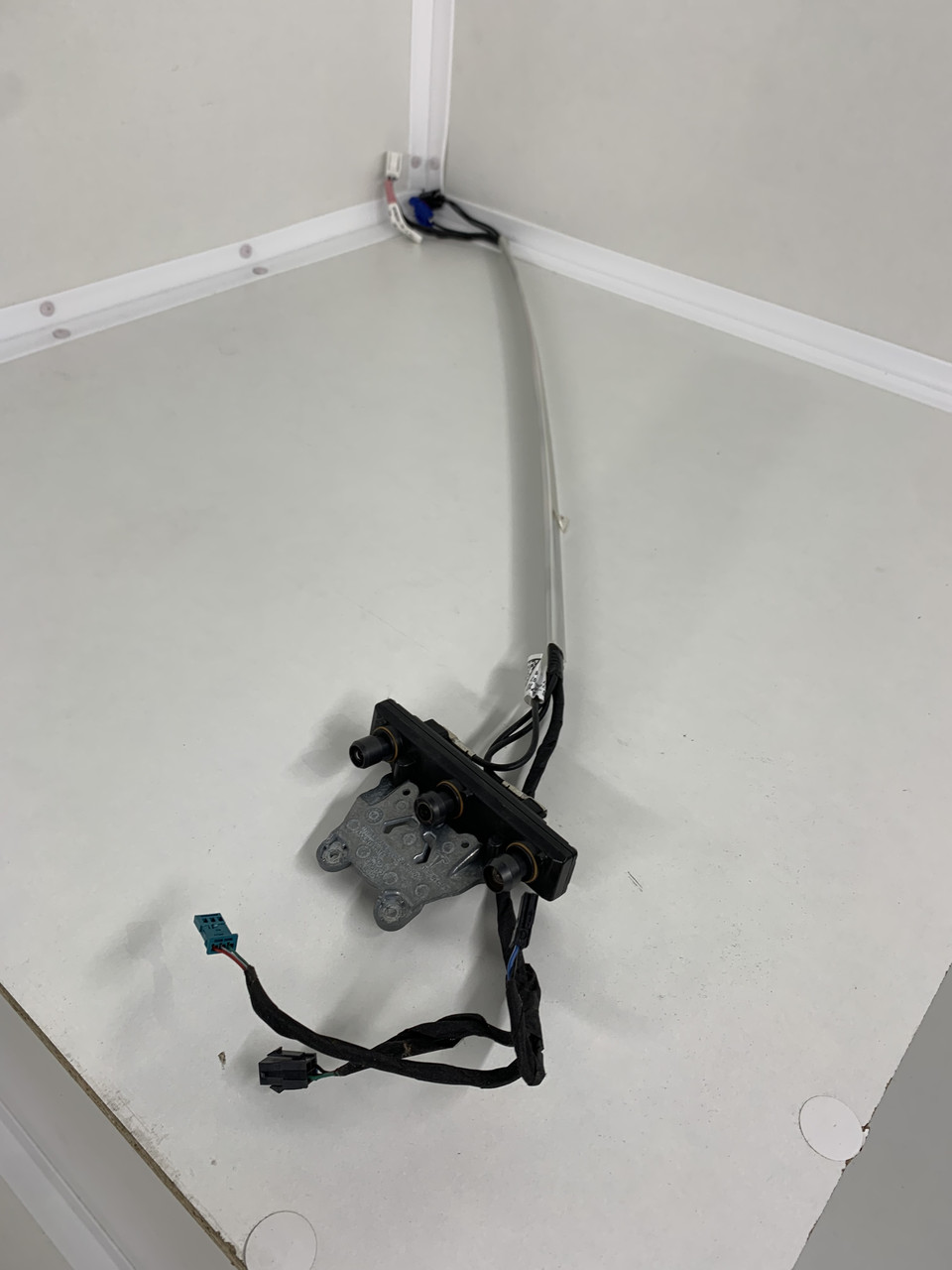 Провід передньої камери Tesla Model X 1082391-00-C