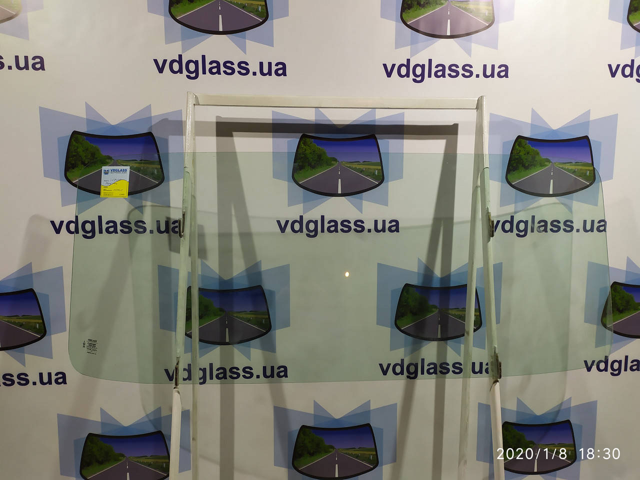 

Лобовое стекло Iveco Magirus, триплекс