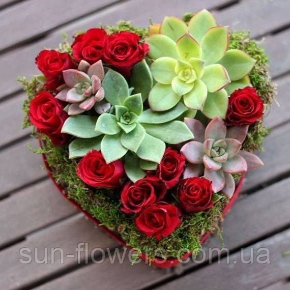 Троянди та сукуленти в коробочці-сердечку, фото 1