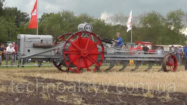 1912 - Hanomag WD Großpflug - большой самоходный плуг системы Wendeler-Dohrn (отсюда WD) с 15-литровым многотопливным двигателем выдававшем при работе на бензине 80 л.с. Эту 6-тонную машину, помесь культиватора и шарнирно-сочлененного трактора, будут производить до 1921 года.