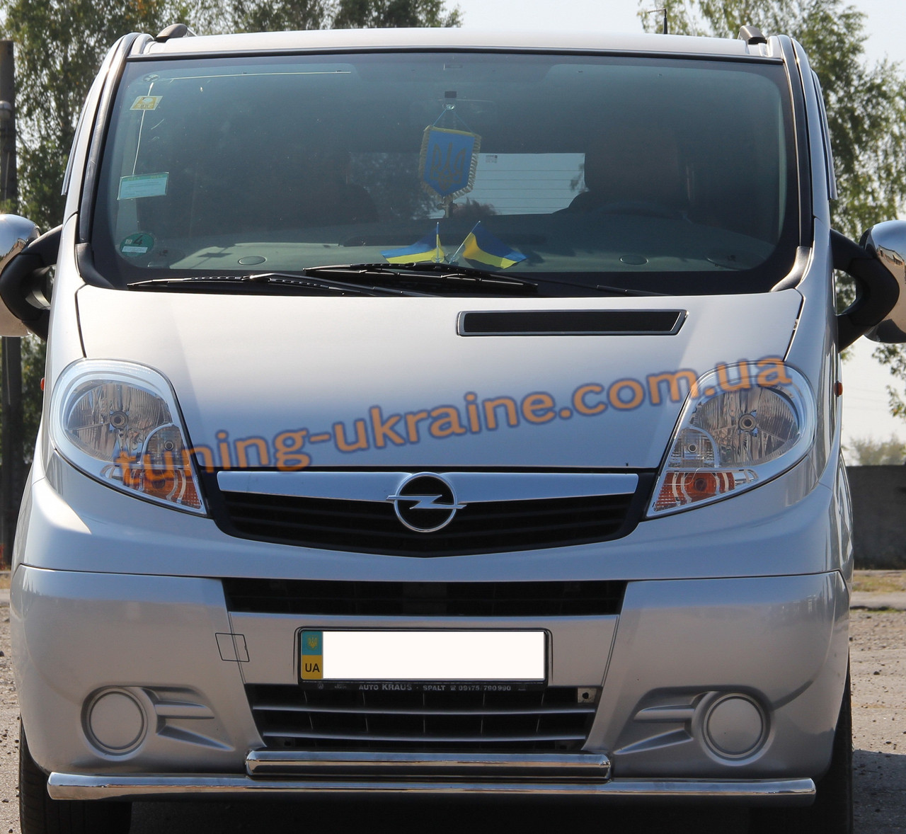 Захист переднього бампера труба подвійна з нержавійки на Opel Vivaro 2001-2014