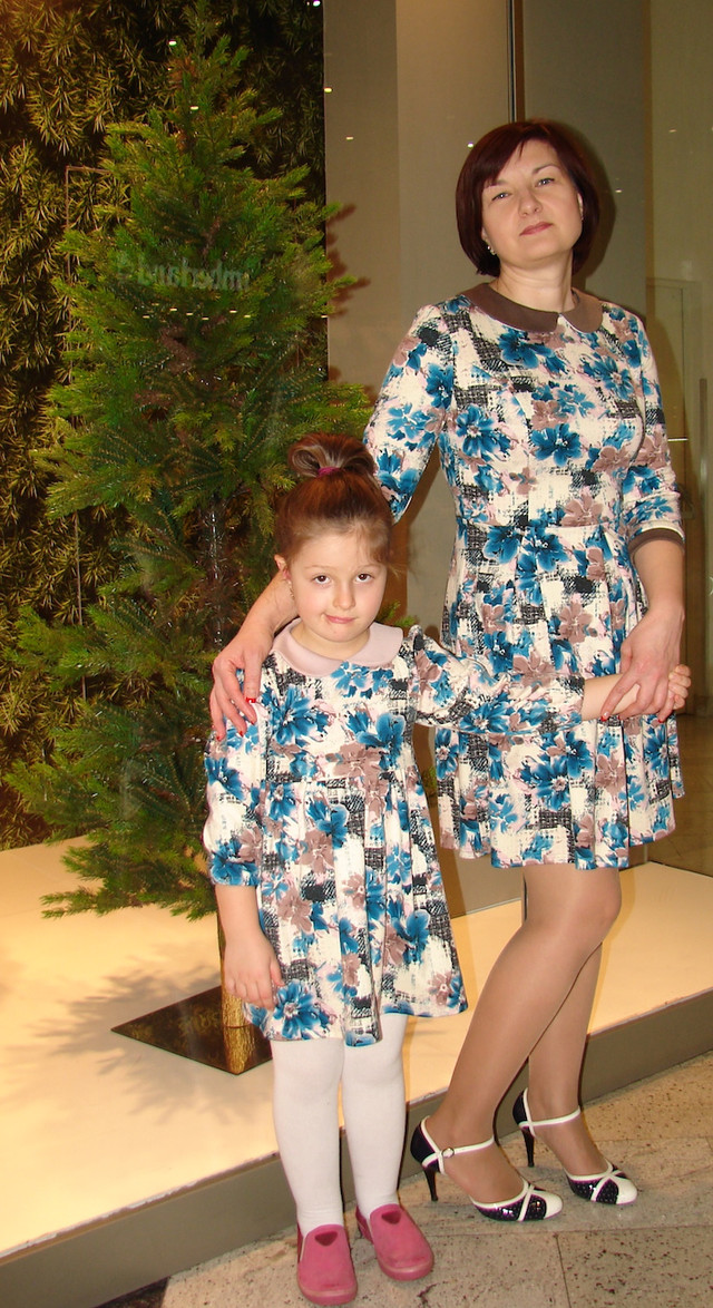 Комплект платьев для мамы и дочки, голубые цветы