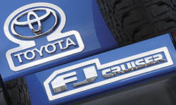 Окантовка логотипу Toyota FJ Cruiser