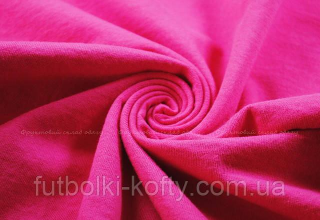 Малинова жіноча футболка з V-подібним вирізом