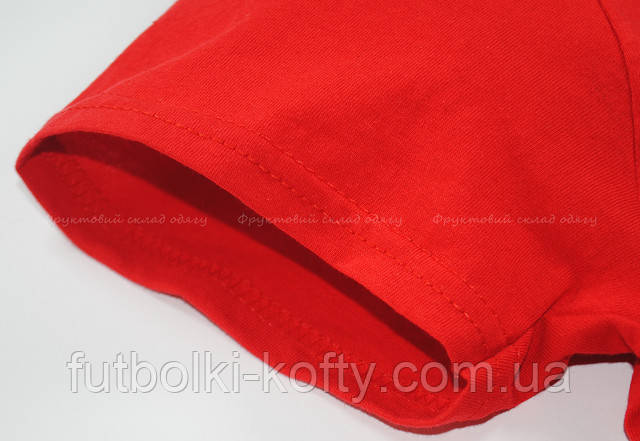 Червона жіноча футболка з V-подібним вирізом