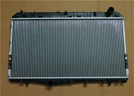 Радиатор охлаждения Chevrolet Lacetti 2004- (1.4 1.6 1.8 механика) 370*700мм плоские соты KEMP