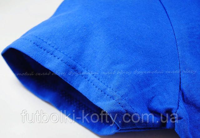 Яскраво-синя м'яка жіноча футболка 