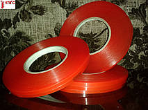 
Снаружи помещения плёнку на раму окна крепят специальным, термостойким, двухсторонним скотчем.