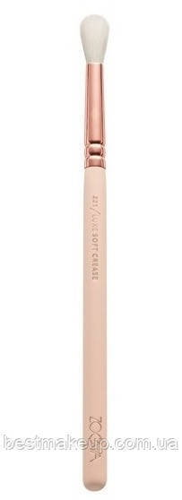 Пензель 221 Luxe Soft Crease Rose Golden Vol. 2 від ZOEVA в індивідуальному фірмовому пакованні 