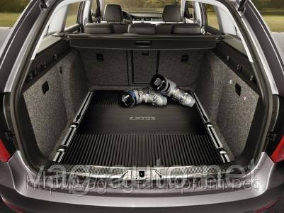 Гумовий килимок багажника Superb New Combi