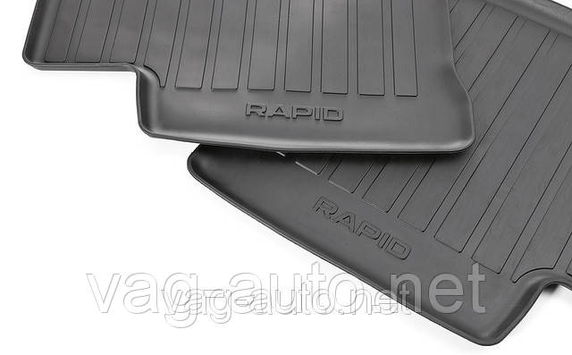 Килимки в салон гумові для Skoda Rapid