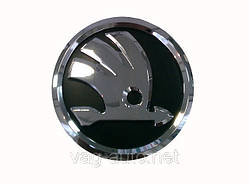 Емблема SKODA в новому стилі для Roomster задня