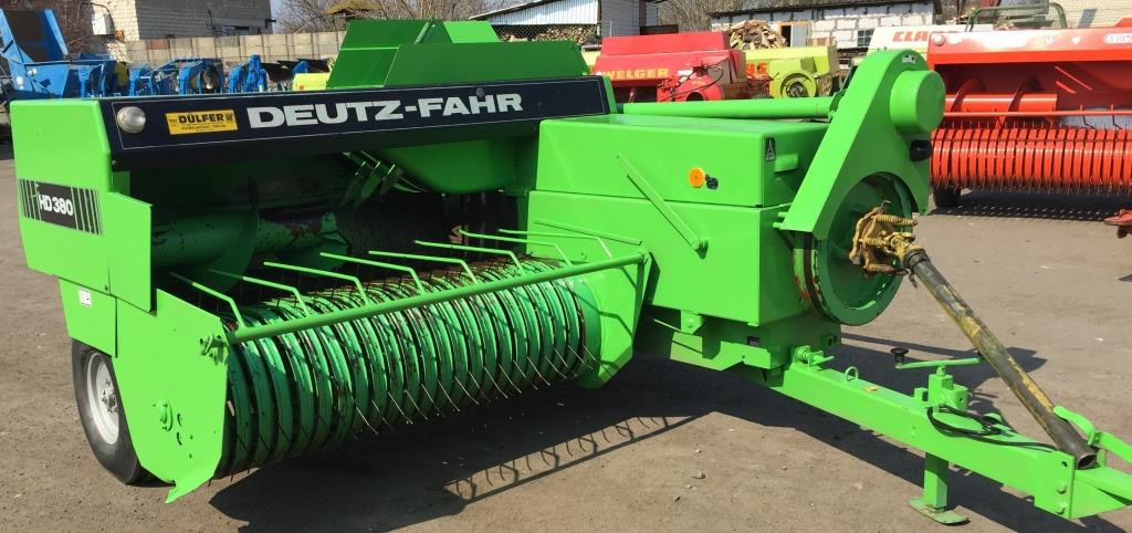 Прес-підбірник Deutz-Fahr HD380