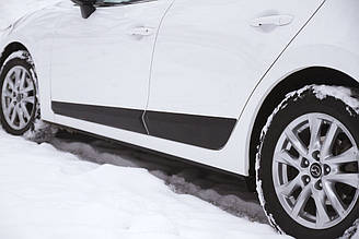 Молдинги на двері Mazda 3 седан 2013+ р. в. Мазда 3