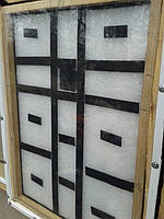 Термоизолирующиая панель состоит из:
а) Каркаса для крепления плёнки из металла, дерева, пластмассы и т. д. 
б) Модифицированной плёнки закреплённой скотчем на каркасе панели для удержания воздуха в замкнутом пространстве. 