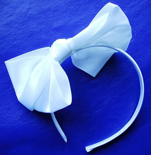 Обруч із білим бантом/Білий бант на обручі, фото 1
