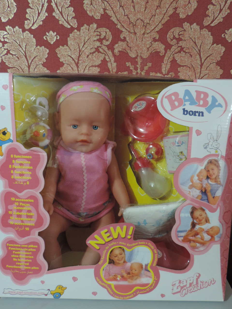 Пупс лялька "Baby born" з реалістичними блакитними очима.